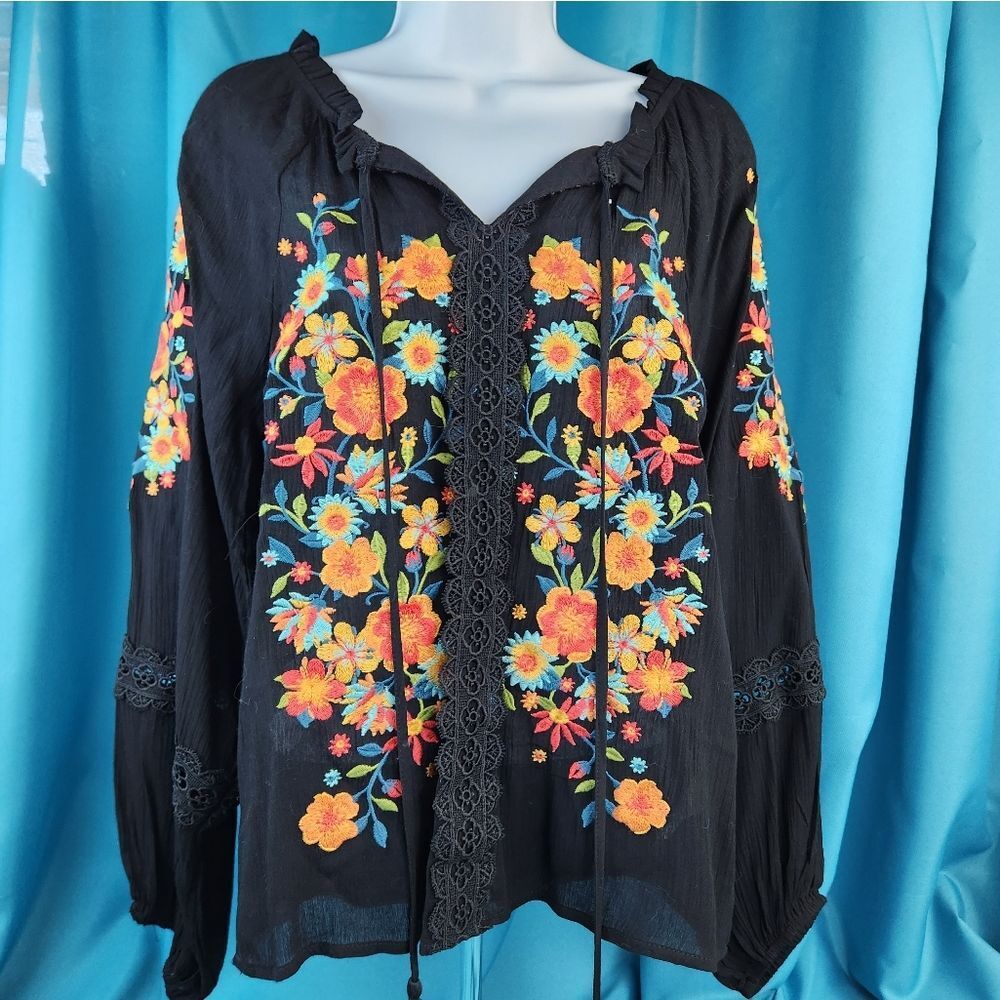 🔸️NWT Savanna Jane Black Gauzy Embroidered Floral Boho Top Small